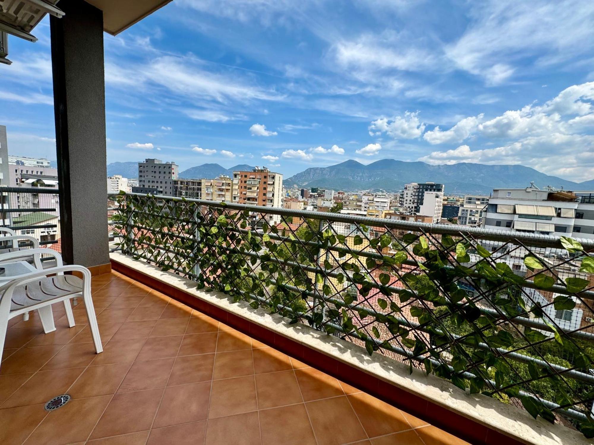 New Bazaar Cozy Apartment 2 Dajti View Tirana Kültér fotó